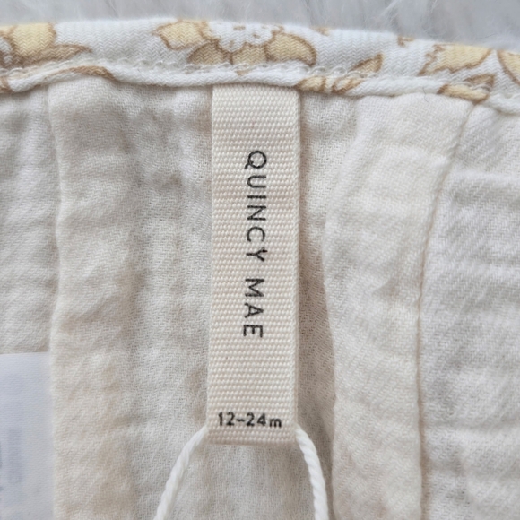 Quincy Mae Bunny Bonnet in Dahlia. Size 12-24M. New.Featuring the sweetest flop - Picture 6 of 9